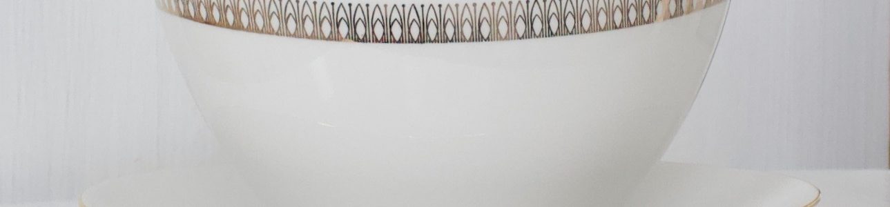 Rörstrand kulho alustalla ja kultakauluksella