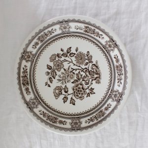 Dorset, englantilainen ruskea kuviollinen lautanen