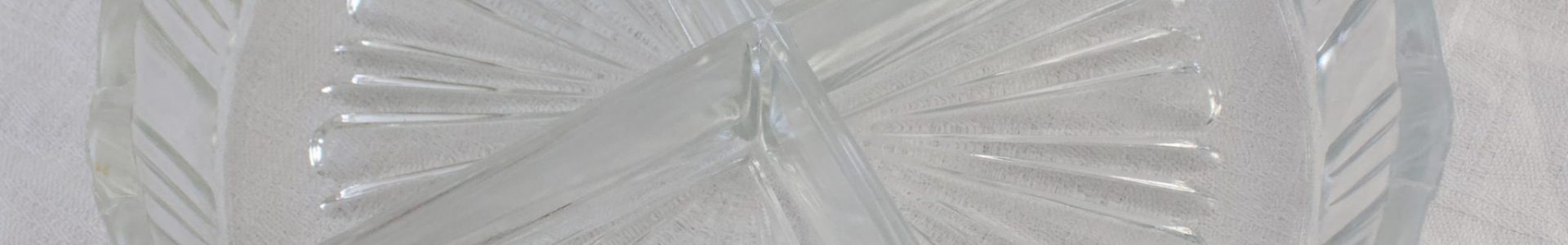 lasinen lokero tarjoiluvati