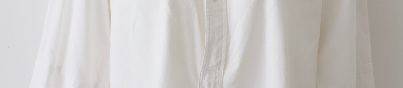 valkoinen vintage paitapusero