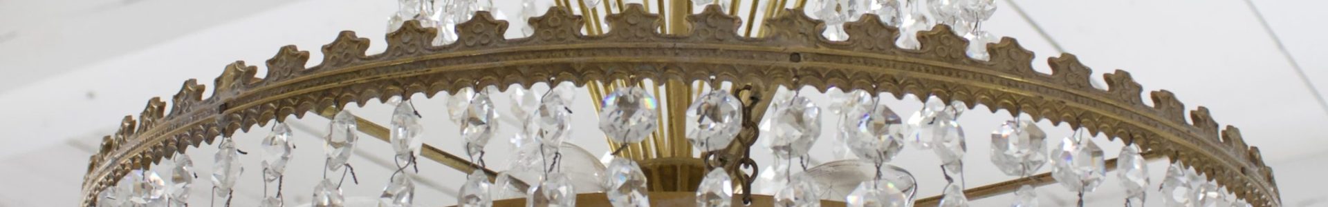 vanha kristallikruunu