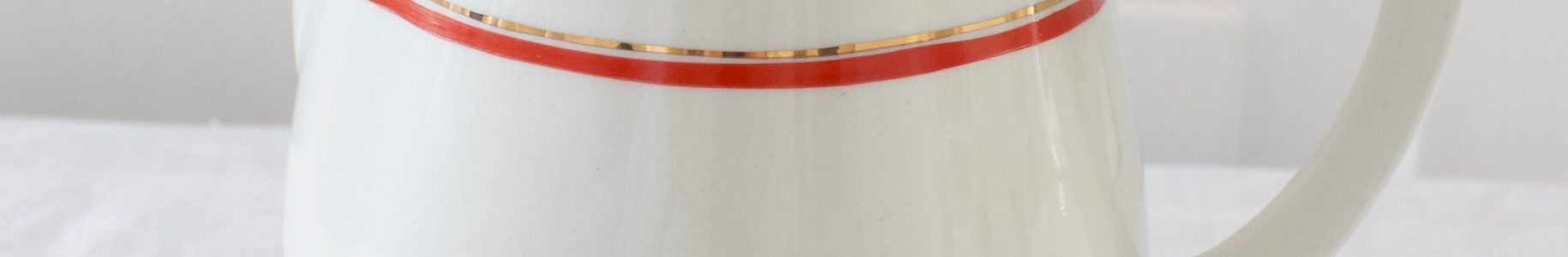 kulta-punaraita maitokannu Arabia