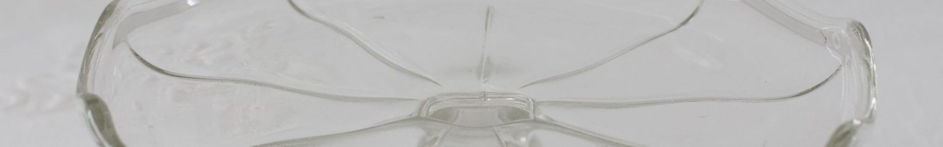 Karhulan jalallinen pieni tarjoiluvati