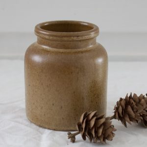 ruskea savi maljakko