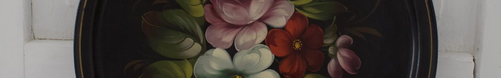 kukallinen musta tarjotin