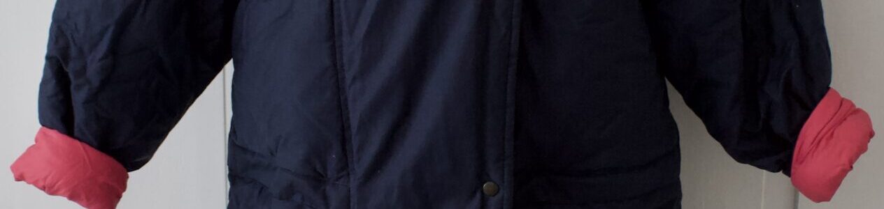 90-luvun tummansininen toppatakki