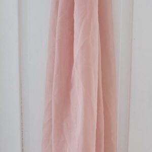 Vaaleanpunainen kapea verho