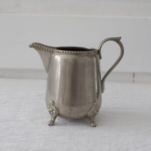 hopean värinen kermakko