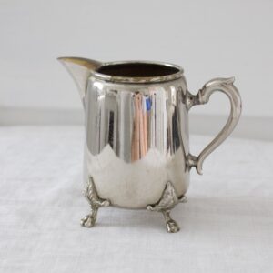 hopeanvärinen vintage kermakko