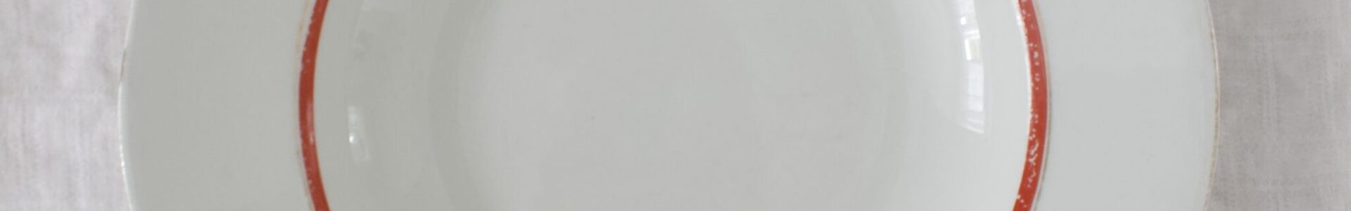 punaraita syvälaytanen, Arabia