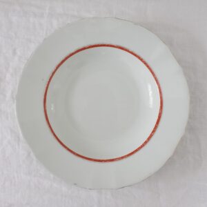 punaraita syvälaytanen, Arabia