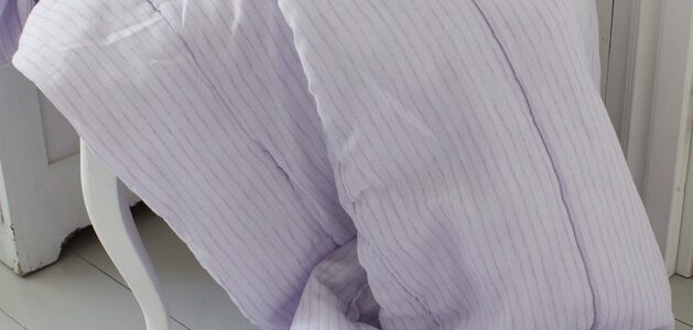 lila raidallinen vintage täkki