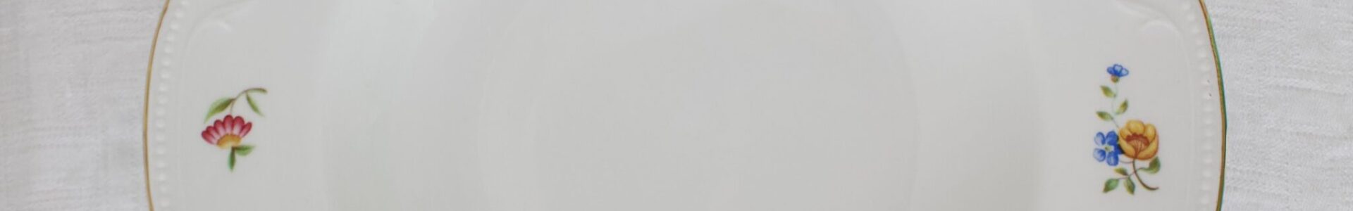 kukkakuvioinen syvälautanen, Arabia