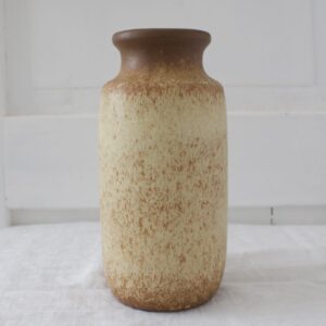 ruskea saksalainen maljakko