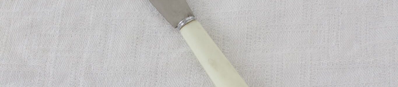 luupäinen juustoveitsi