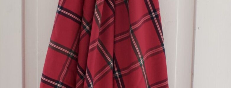 Skottiruudullinen pöytäliina