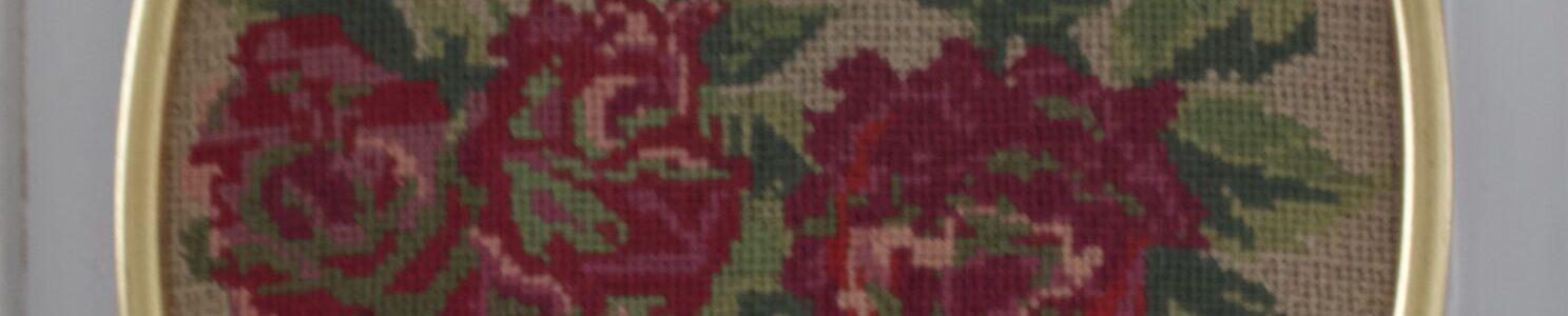 kukkakuvioinen ristipistotaulu