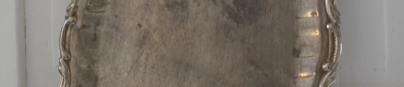 uushopeinen tarjotin