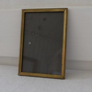 messinkinen valokuvakehys