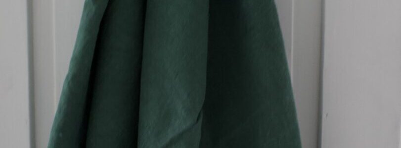 vihreä pellava pöytäliina