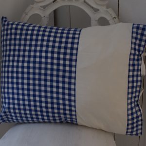 sinivalko ruudullinen vintage tyynyliina