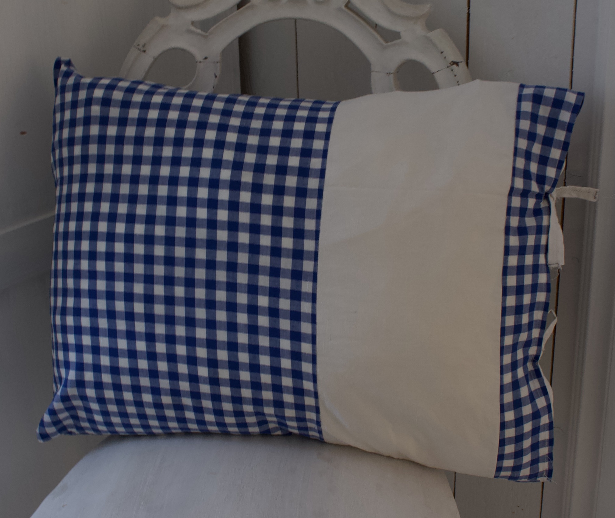 sinivalko ruudullinen vintage tyynyliina