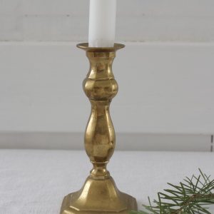 messinkinen vintage kynttilänjalka