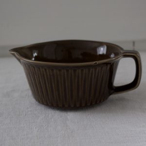 ruskea kastikekaadin