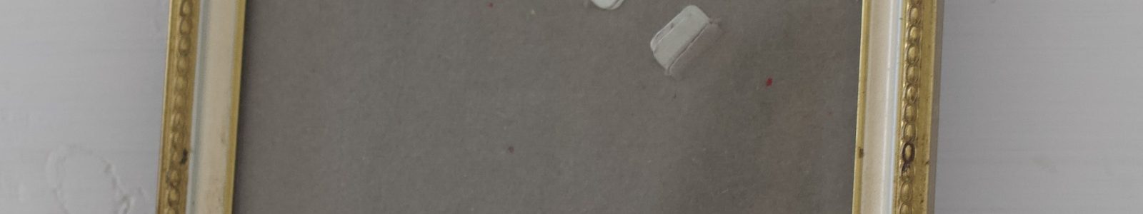 messinkinen valokuvakehys