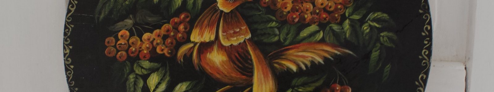 musta puinen seinäkoriste / tarjotin