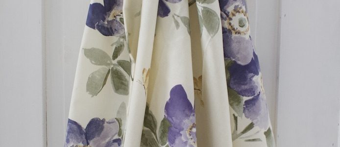 Kukalliset vintage verhot