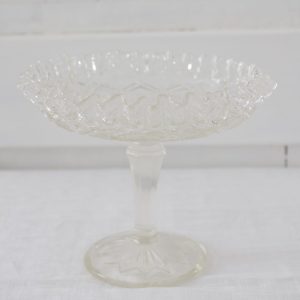 Pieni jalallinen leivos vati