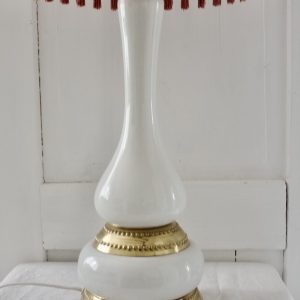 Posliininen / messinkinen antiikkinen pöytävalaisin