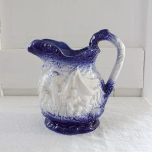 sinivalkoinen maitokannu, Burleigh