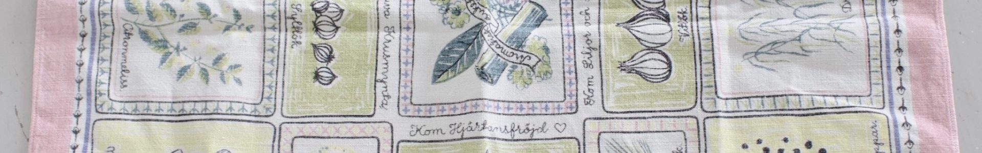 vanha pastellisävyinen pellavaliina