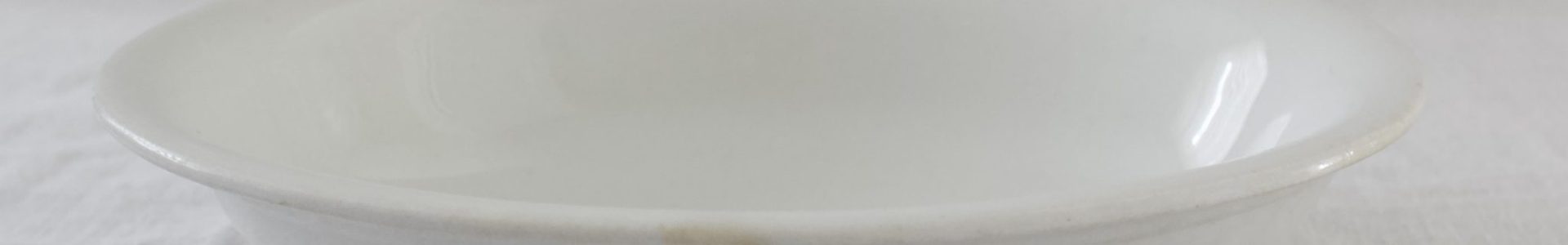 valkoinen pieni ovaali vati, Arabia