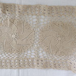 Beige pitsiliina