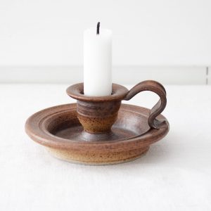 ruskea savi kynttilänjalka