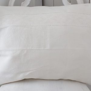 valkoinen pellava tyynyliina