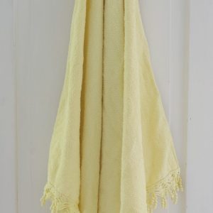 keltainen vintage kylpypyyhe