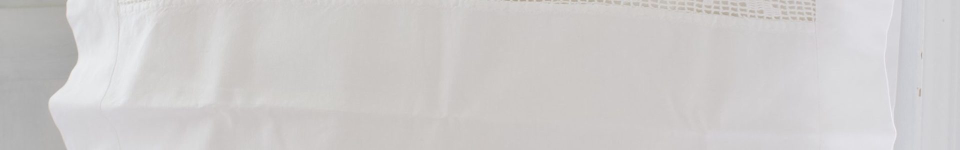 Valkoinen tyynyliina